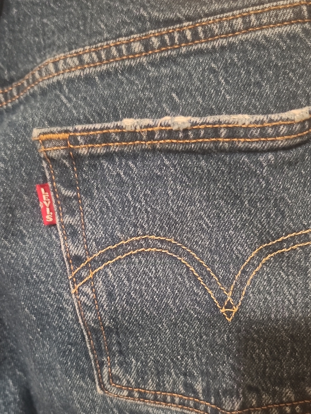 Levis Denim - Picture 7 of 7